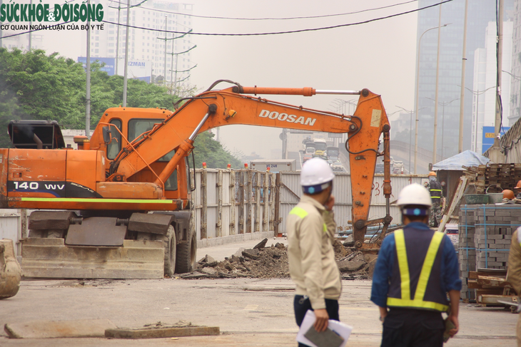 Chính thức tổ chức lại nút giao Mai Dịch, phương tiện đi lại thế nào? - Ảnh 5. Chính thức tổ chức lại nút giao Mai Dịch, phương tiện đi lại thế nào? - Ảnh 5.