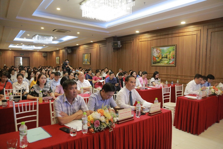 Thứ trưởng Trần Văn Thuấn: "Phát triển công tác xã hội trong ngành y tế giúp nâng cao công tác bảo vệ, chăm sóc sức khỏe nhân dân" - Ảnh 2.