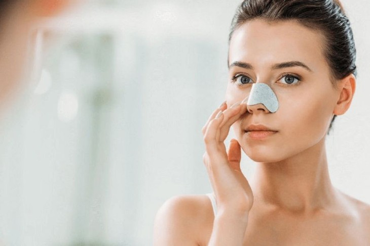 Cách loại bỏ mụn cám ở cánh mũi - Ảnh 1.