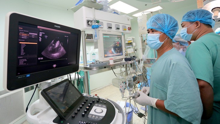 Chạy đua cùng thời gian để "trái tim" đập trong lồng ngực người bệnh - Ảnh 3.