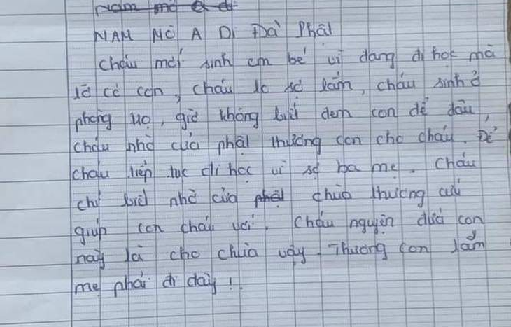 Cháu bé khoảng 10 ngày tuổi bị bỏ lại trước cổng chùa cùng lá thư - Ảnh 1.