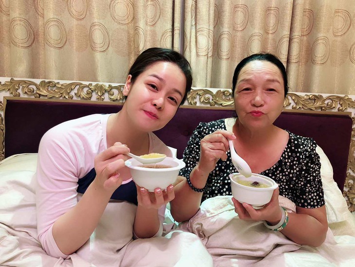 Chân dung người phụ nữ làm 'chỗ dựa' của Nhật Kim Anh sau những biến cố đời tư - Ảnh 2.