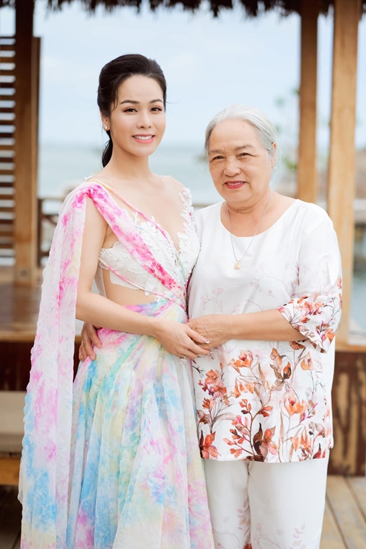 Chân dung người phụ nữ làm 'chỗ dựa' của Nhật Kim Anh sau những biến cố đời tư - Ảnh 5.