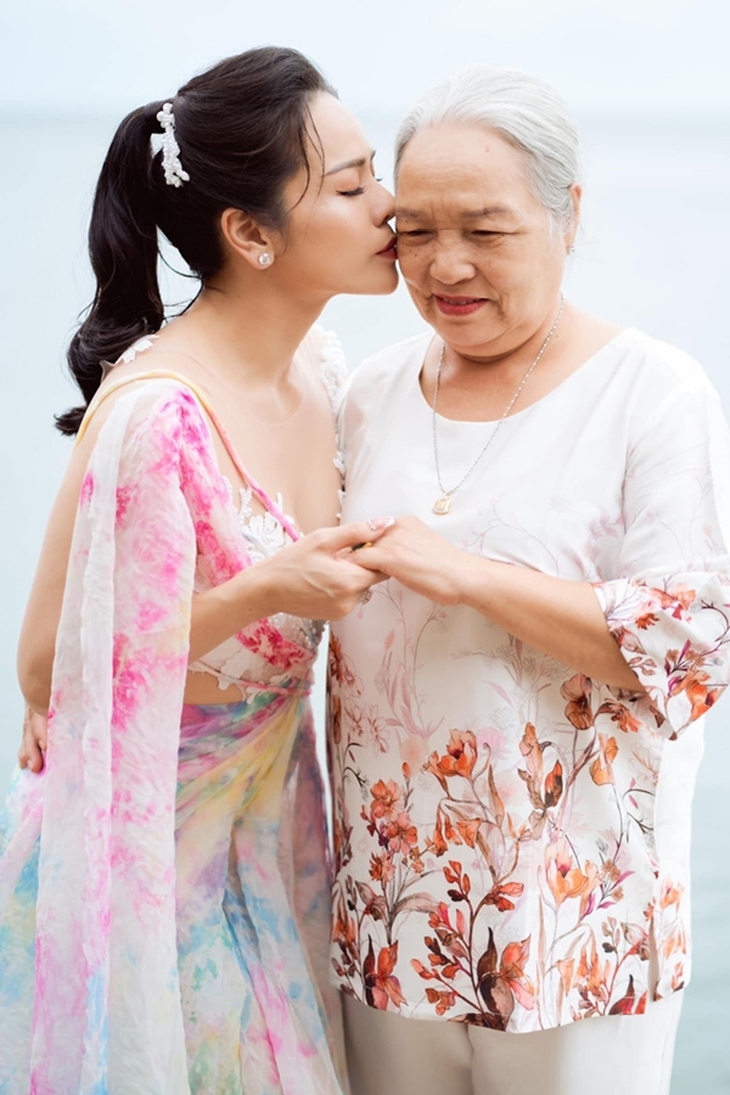 Chân dung người phụ nữ làm 'chỗ dựa' của Nhật Kim Anh sau những biến cố đời tư - Ảnh 6.