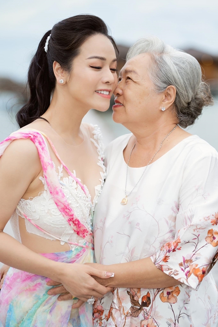 Chân dung người phụ nữ làm 'chỗ dựa' của Nhật Kim Anh sau những biến cố đời tư - Ảnh 7.