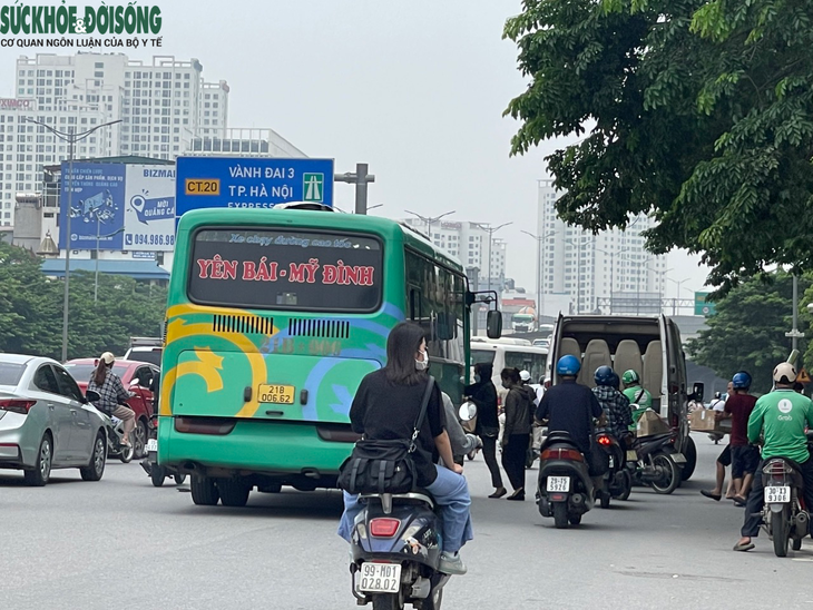 Loạn xe dù, bến cóc tại Hà Nội  - Ảnh 9.