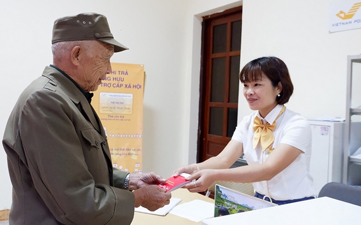 Hà Nội chi trả lương hưu tháng 8 ngày nào, lĩnh thế nào? - Ảnh 1.