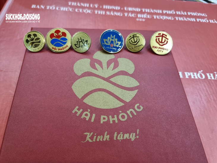 Vì sao tác phẩm đoạt giải vẫn không được công nhận làm biểu tượng Hải Phòng? - Ảnh 1. Vì sao tác phẩm đoạt giải vẫn không được công nhận làm biểu tượng Hải Phòng? - Ảnh 1.