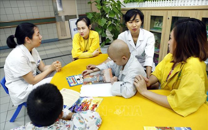 Công tác xã hội trong bệnh viện: Làm đủ mọi việc