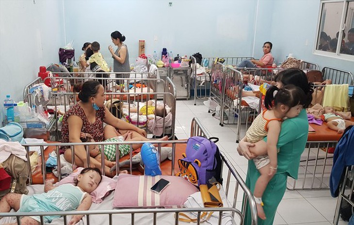 Nguy cơ cao bùng phát bệnh tay chân miệng mùa tựu trường - Ảnh 1.