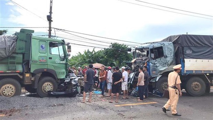 Phó Thủ tướng chia buồn với gia đình các nạn nhân thuộc CLB Hoàng Anh Gia Lai - Ảnh 1. Phó Thủ tướng chia buồn với gia đình các nạn nhân thuộc CLB Hoàng Anh Gia Lai - Ảnh 1.
