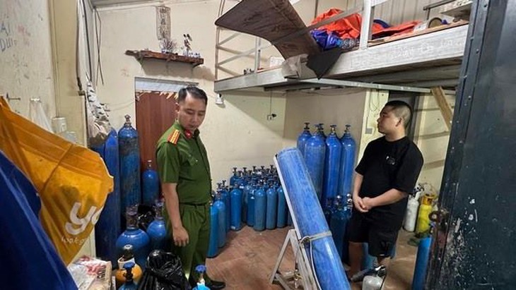 Phạt 55 triệu đồng cơ sở kinh doanh khí cười trái phép - Ảnh 2.