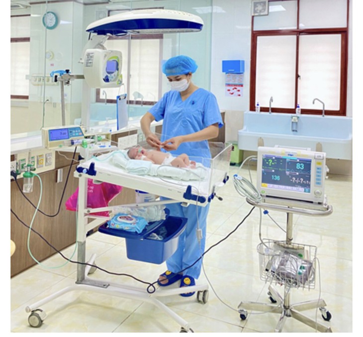 7 ngày giành giật sự sống cho trẻ sơ sinh bị xuất huyết phổi - Ảnh 1. 7 ngày giành giật sự sống cho trẻ sơ sinh bị xuất huyết phổi - Ảnh 1.