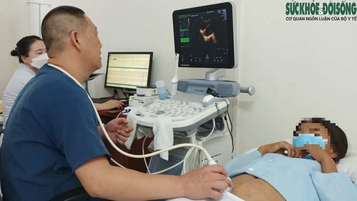 Telehealth hỗ trợ phẫu thuật âm đạo 'chột' - Ảnh 1.