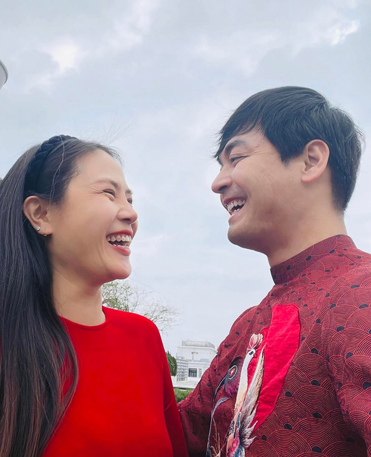 Diện mạo mới của MC Phan Anh sau thời gian mất tích khỏi showbiz: Xuống tóc đi tu 'gieo một hạt giống lành' - Ảnh 3. Diện mạo mới của MC Phan Anh sau thời gian mất tích khỏi showbiz: Xuống tóc đi tu 'gieo một hạt giống lành' - Ảnh 3.