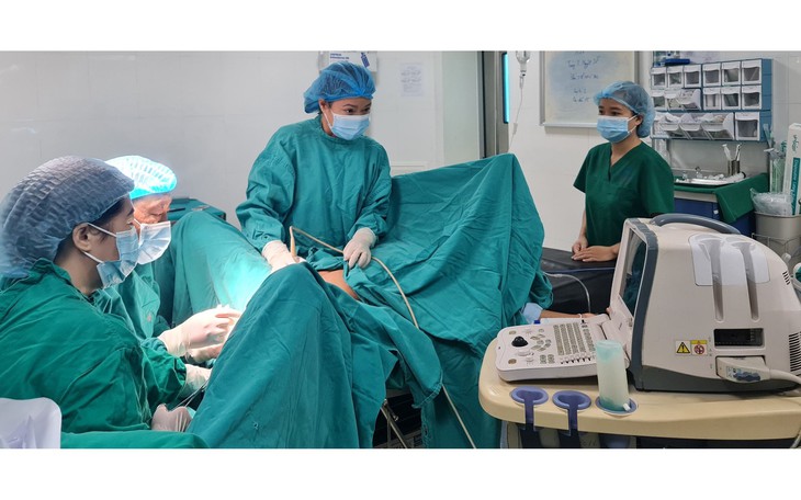 Telehealth hỗ trợ phẫu thuật âm đạo "chột"