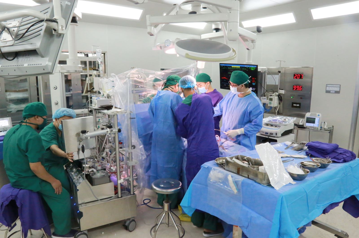 Liên tiếp phẫu thuật thành công thay van tim cho 3 trường hợp người cao tuổi - Ảnh 2.