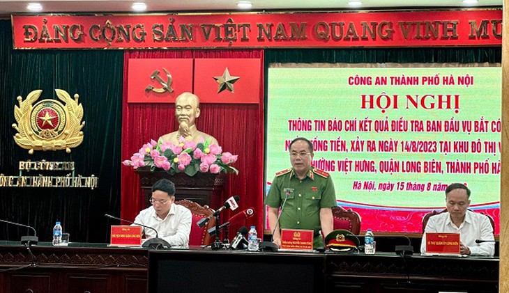 Các đồng chí công an đã sinh ra con tôi thêm một lần nữa - Ảnh 1.