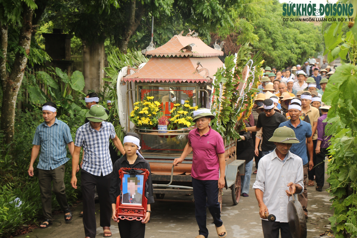 Vụ sát hại gia đình vợ ở Hải Dương: Nạn nhân may mắn thoát nạn hiện sức khỏe ra sao? - Ảnh 1.