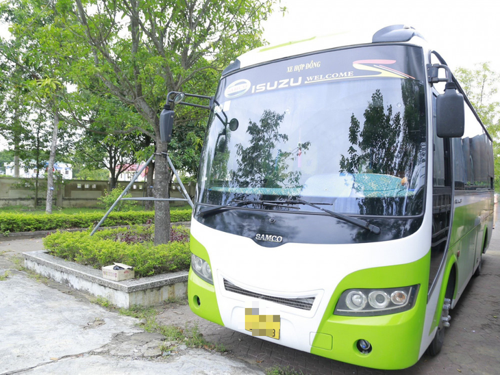 Mua giấy phép lái xe giả để hành nghề lái xe khách - Ảnh 1. Mua giấy phép lái xe giả để hành nghề lái xe khách - Ảnh 1.