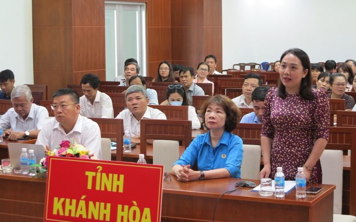Giáo viên trăn trở việc triển khai Chương trình GDPT 2018 và phương án thi tốt nghiệp THPT 2025: Bộ trưởng GD&ĐT nói gì?