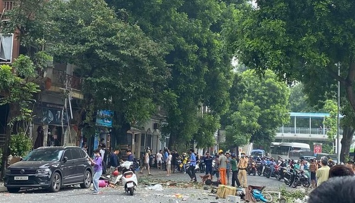 Có ít nhất 4 người bị thương trong vụ nổ tại 42 Yên Phụ - Ảnh 1.