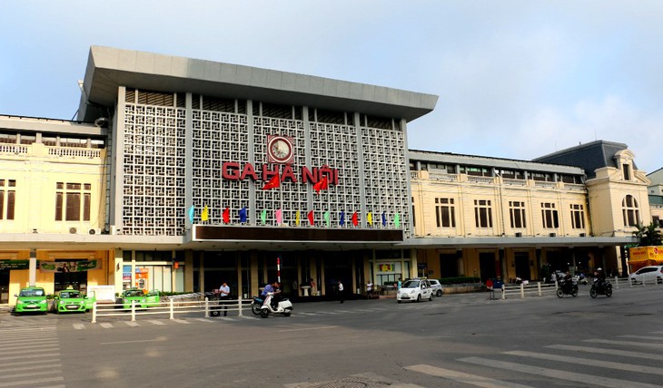 Vé máy bay, tàu hỏa "ế ẩm" vào dịp lễ Quốc Khánh 2/9 - Ảnh 2.