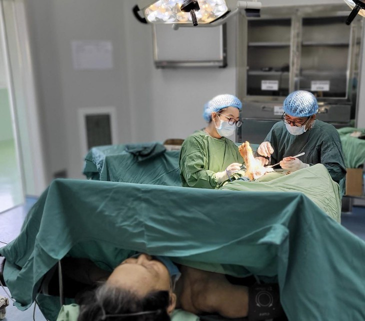 Tự mua thuốc về điều trị bệnh Gout, người đàn ông mang nhiều thương tổn - Ảnh 1. Tự mua thuốc về điều trị bệnh Gout, người đàn ông mang nhiều thương tổn - Ảnh 1.
