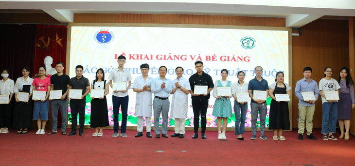 BV Bạch Mai giảm áp lực chuyển tuyến nhờ chuyển giao kỹ thuật - Ảnh 4. BV Bạch Mai giảm áp lực chuyển tuyến nhờ chuyển giao kỹ thuật - Ảnh 4.