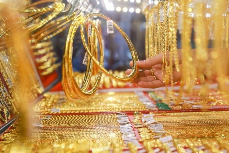 Giá vàng hôm nay - ngày 16/8 mới nhất: Trong tăng ngoài giảm - Ảnh 1. Giá vàng hôm nay - ngày 16/8 mới nhất: Trong tăng ngoài giảm - Ảnh 1.
