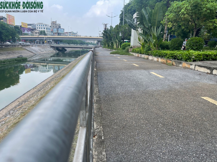 Bất ngờ diện mạo mới của tuyến đường đi bộ ven sông Tô Lịch - Ảnh 5.
