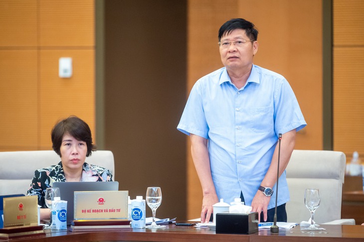 72% người rút BHXH một lần ở khu vực phía Nam, miền Trung, tuyệt đại là công nhân - Ảnh 1. 72% người rút BHXH một lần ở khu vực phía Nam, miền Trung, tuyệt đại là công nhân - Ảnh 1.