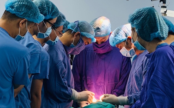 "Cậu nhỏ" chảy dịch, viêm loét, đi khám đã ung thư di căn