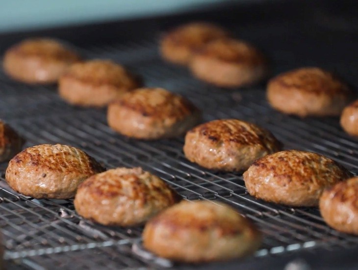 Hamburg steak: Không chỉ đơn thuần là ẩm thực mà còn là cầu nối giao thoa văn hóa giữa hai nước Việt - Nhật - Ảnh 1.