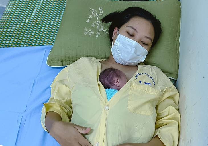 Cứu sống bé gái sinh non, suy hô hấp nặng - Ảnh 2.
