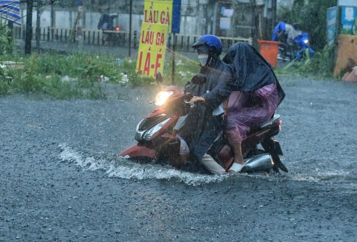 Hàng loạt kỷ lục mưa lớn nhất lịch sử được thiết lập ở Nam Bộ có bất thường? - Ảnh 2.