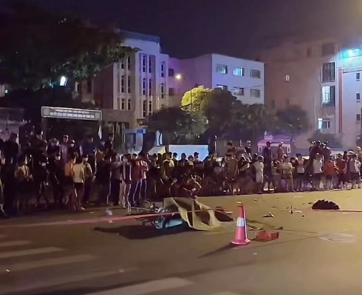 Hà Nội: Tai nạn lúc nửa đêm, 1 chiến sỹ công an tử vong - Ảnh 1. Hà Nội: Tai nạn lúc nửa đêm, 1 chiến sỹ công an tử vong - Ảnh 1.