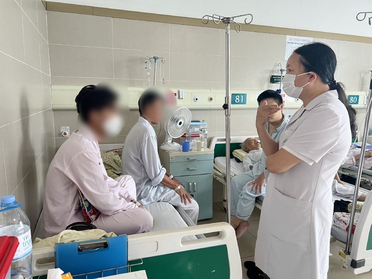 Nhập viện sau hút thuốc lá điện tử, thanh niên trẻ viêm màng ngoài tim, viêm phổi - Ảnh 1.