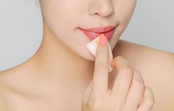 Các bước chăm sóc sau phun xăm môi - Ảnh 2.