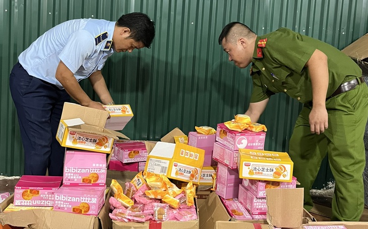 Nhập lậu hơn 4.600 chiếc bánh Trung thu bán kiếm lời