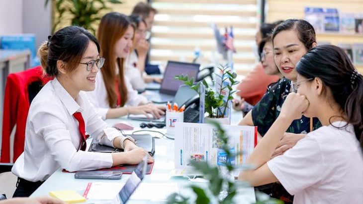10 trường đại học đầu tiên công bố điểm chuẩn năm 2023 - Ảnh 1. 10 trường đại học đầu tiên công bố điểm chuẩn năm 2023 - Ảnh 1.