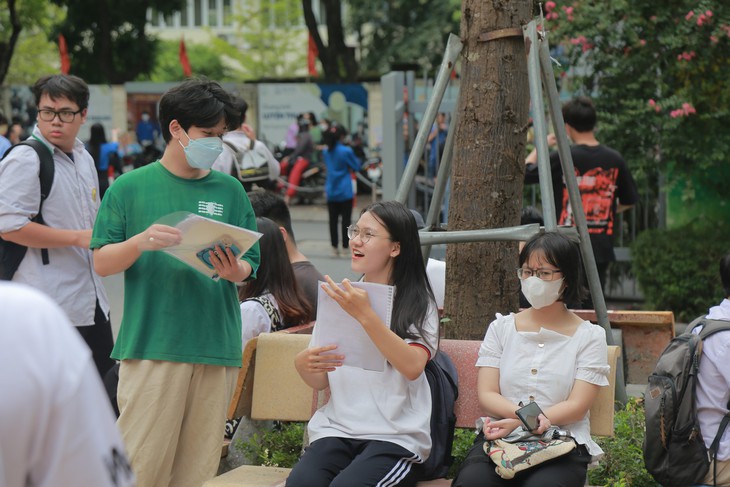 Trường đại học nào sẽ công bố điểm chuẩn trong hôm nay? - Ảnh 1.
