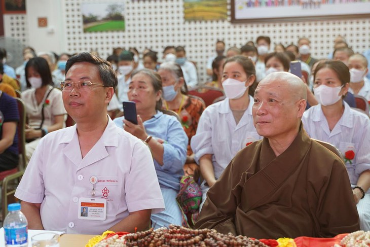 Mùa Vu Lan ấm áp với bệnh nhân Viện Huyết học - Truyền máu Trung ương - Ảnh 2. Mùa Vu Lan ấm áp với bệnh nhân Viện Huyết học - Truyền máu Trung ương - Ảnh 2.
