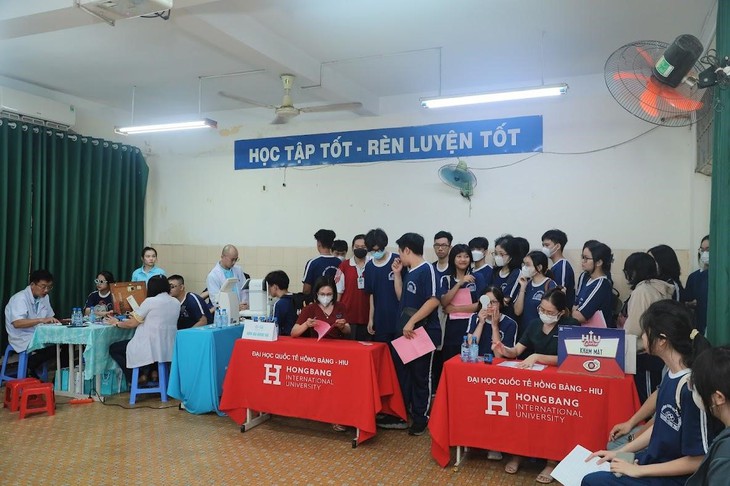 Đại học quốc tế Hồng Bàng khởi động hành trình khám sức khỏe cho học sinh mùa 3 - Ảnh 3.