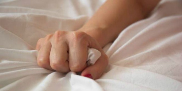 Bạn có thể phát hiện điểm G của nam giới bằng 2 cách bên trong hoặc ngoài tùy vào mức độ thoải mái của chàng. Ảnh minh họa Bạn có thể phát hiện điểm G của nam giới bằng 2 cách bên trong hoặc ngoài tùy vào mức độ thoải mái của chàng. Ảnh minh họa