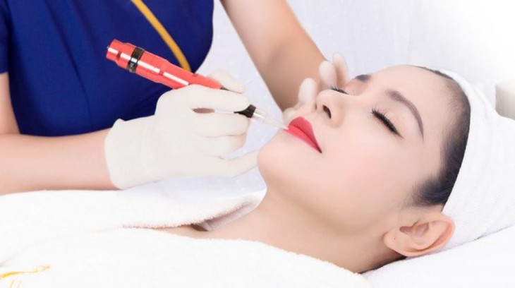 Phun xăm môi vi chạm và những điều cần biết - Ảnh 1.