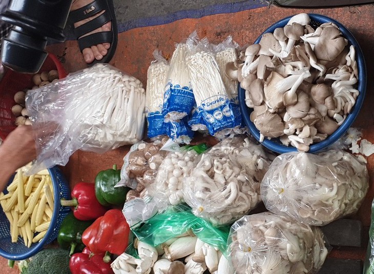 Dịch vụ đặt đồ cúng chay "lên ngôi" mùa lễ Vu Lan - Ảnh 1.