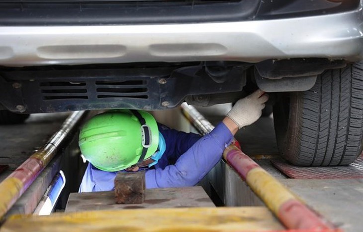 Bộ Giao thông Vận tải đề xuất quy định giá trần dịch vụ đăng kiểm - Ảnh 1.