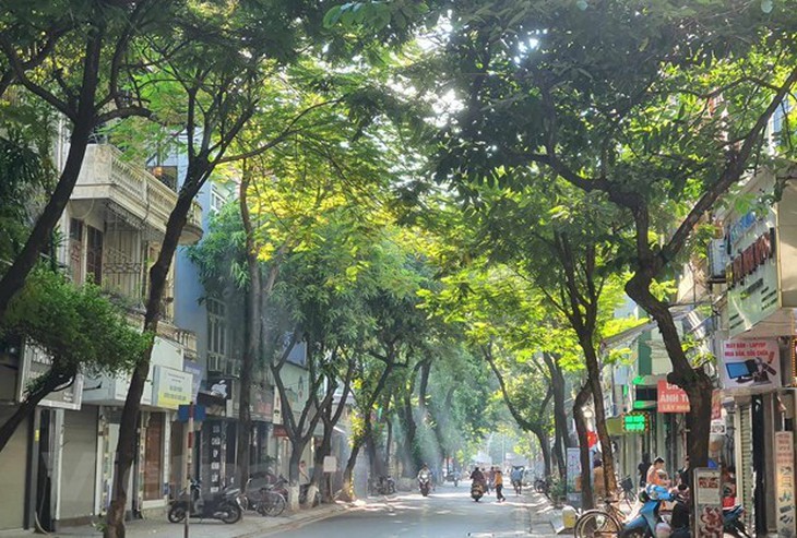 Cảnh báo nắng nóng tại Bắc Bộ và Trung Bộ vào dịp cuối tuần - Ảnh 1. Cảnh báo nắng nóng tại Bắc Bộ và Trung Bộ vào dịp cuối tuần - Ảnh 1.