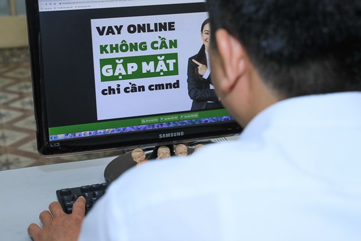 Thủ tướng: Bộ TT&TT loại bỏ ngay SIM rác, ngân hàng xử lý triệt để tài khoản ảo để chặn 'tín dụng đen' - Ảnh 1. Thủ tướng: Bộ TT&TT loại bỏ ngay SIM rác, ngân hàng xử lý triệt để tài khoản ảo để chặn 'tín dụng đen' - Ảnh 1.